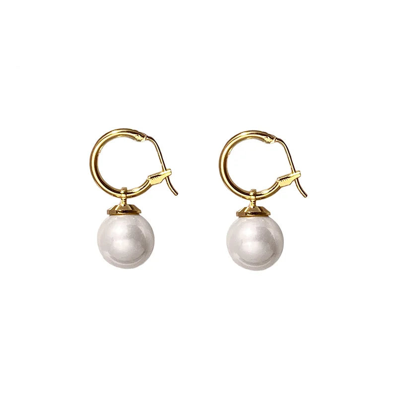 Hoop earrings with pearl pendant